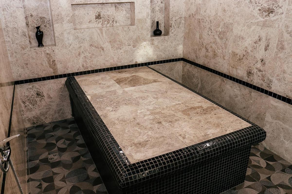 Chagala Atyrau Hotel Ngoại thất bức ảnh