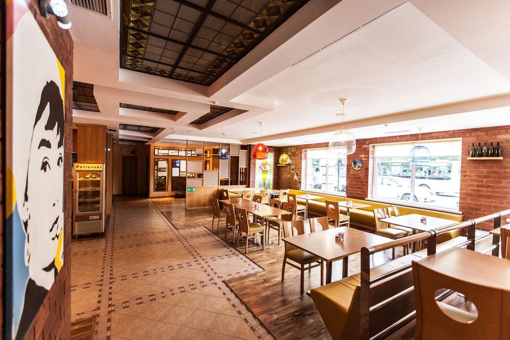 Chagala Atyrau Hotel Ngoại thất bức ảnh