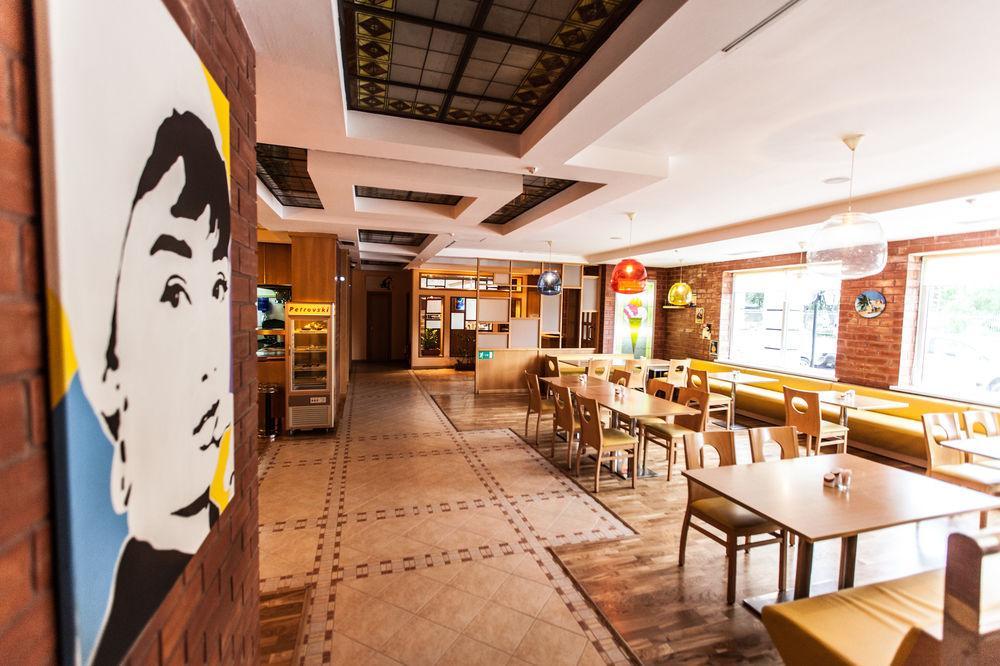 Chagala Atyrau Hotel Ngoại thất bức ảnh