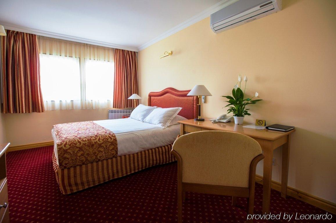 Chagala Atyrau Hotel Ngoại thất bức ảnh