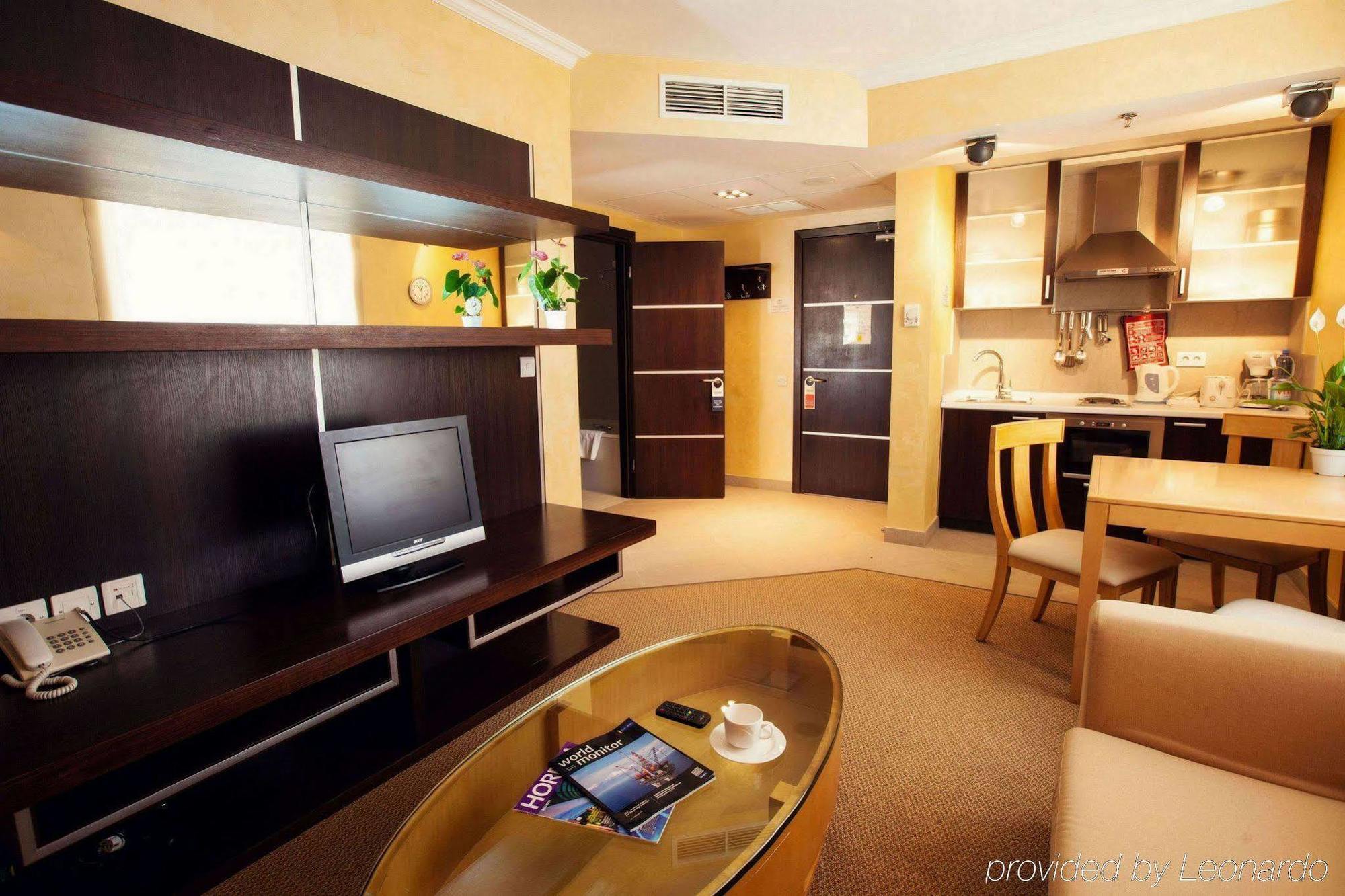 Chagala Atyrau Hotel Ngoại thất bức ảnh