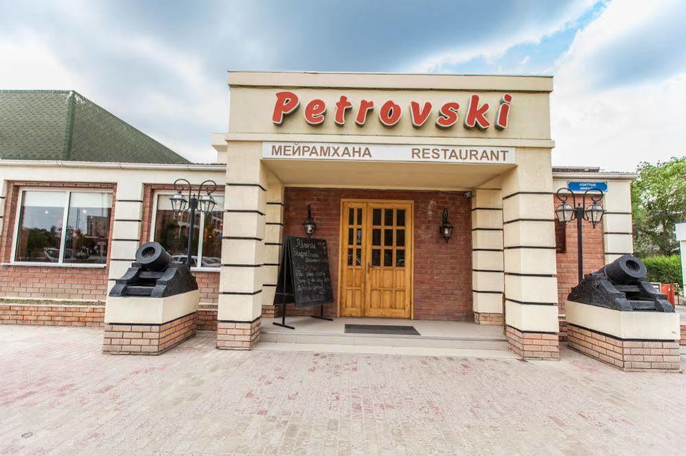 Chagala Atyrau Hotel Ngoại thất bức ảnh
