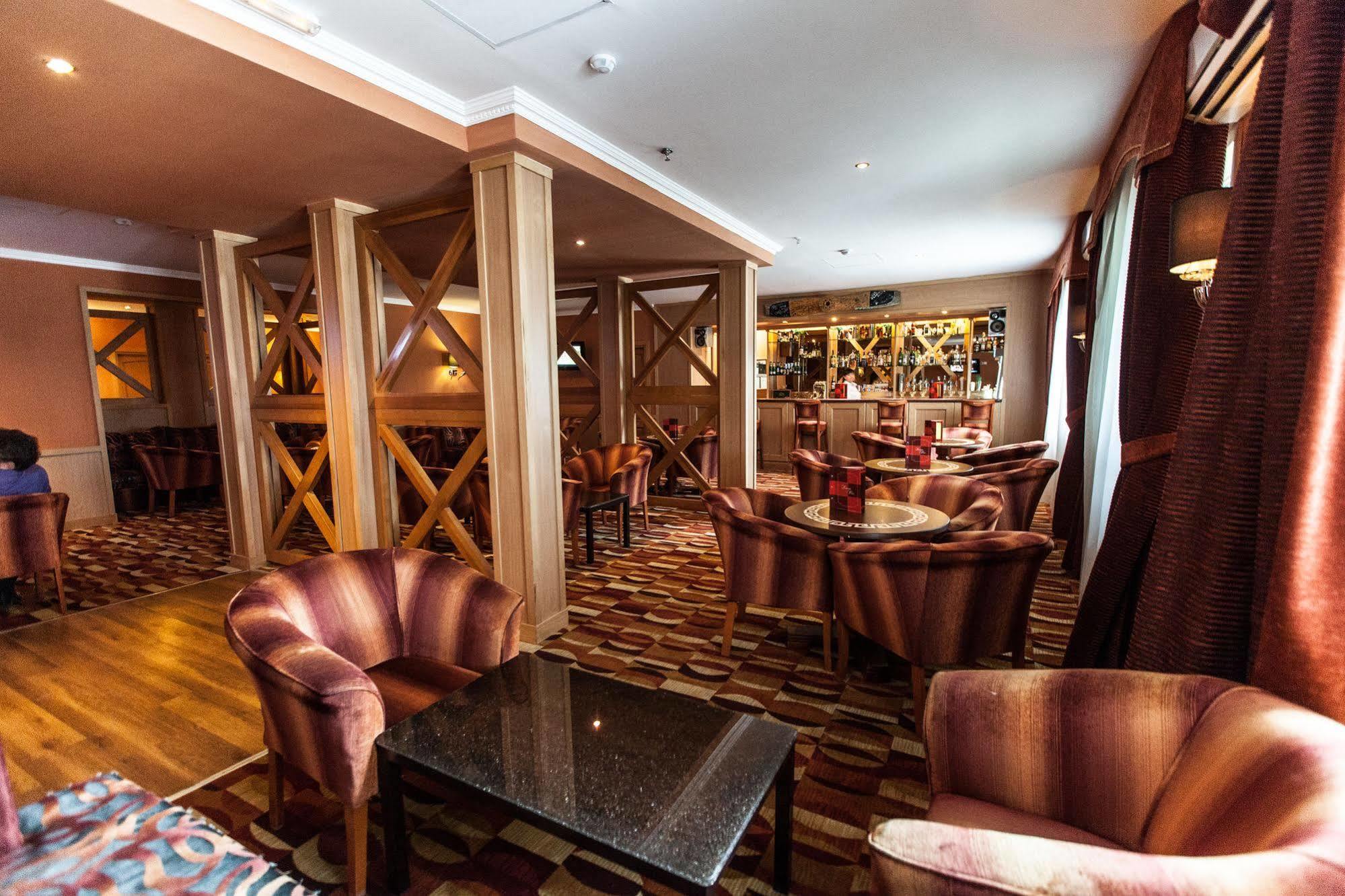 Chagala Atyrau Hotel Ngoại thất bức ảnh