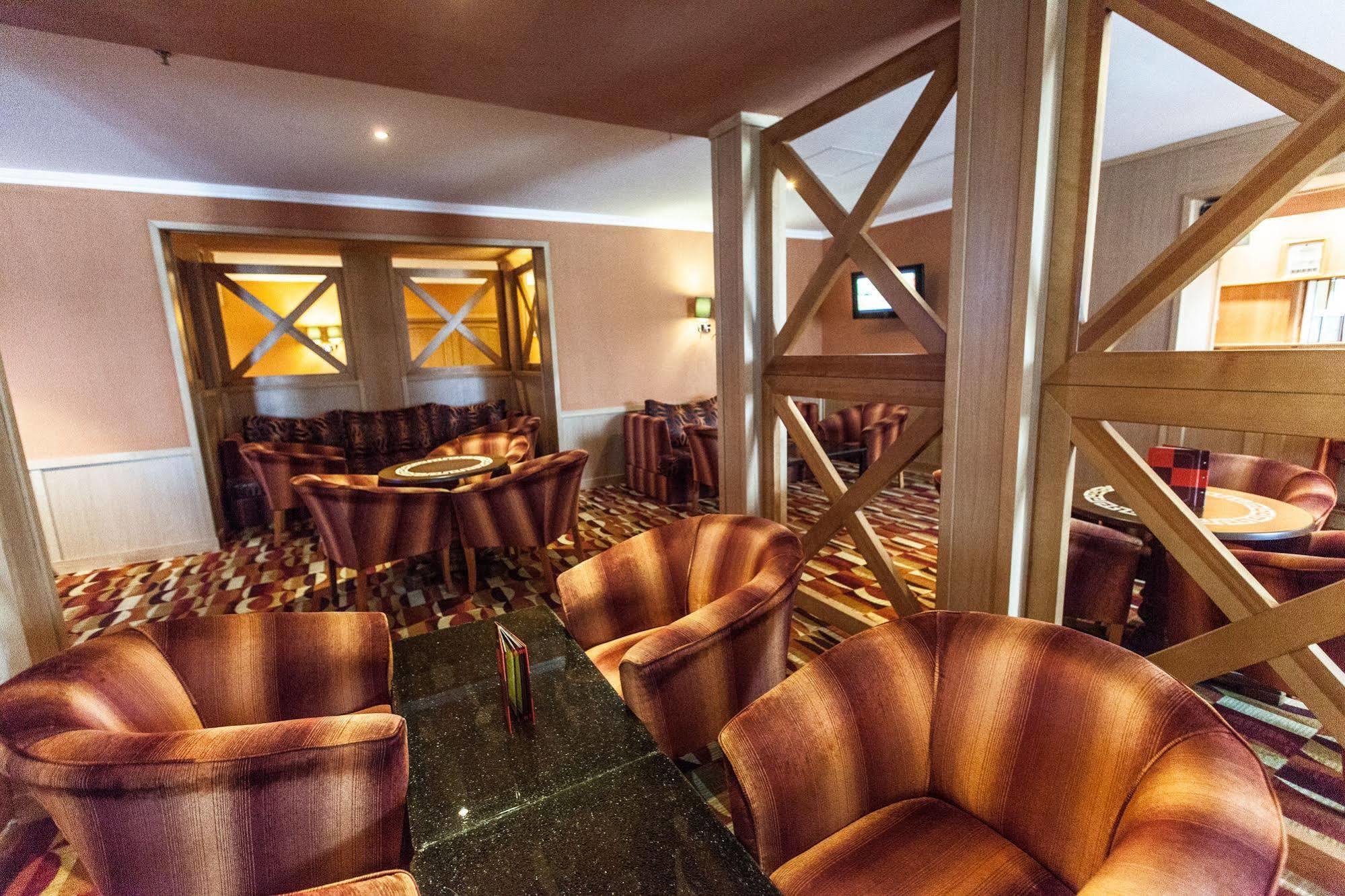 Chagala Atyrau Hotel Ngoại thất bức ảnh