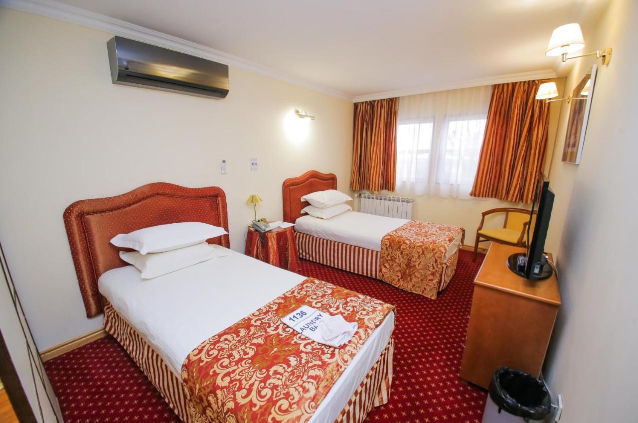 Chagala Atyrau Hotel Ngoại thất bức ảnh